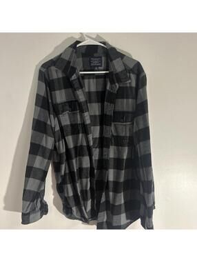 American Eagle Men's Grey and Black Shirt